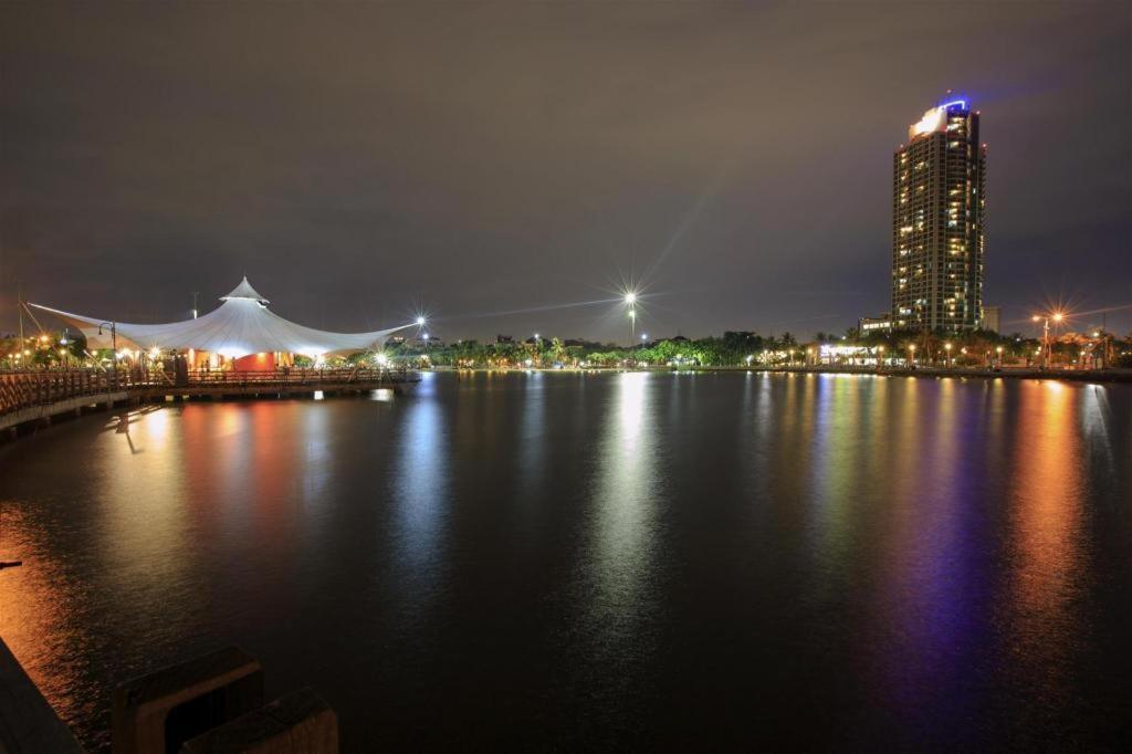 Putri Duyung Ancol Hotel Jakarta Buitenkant foto