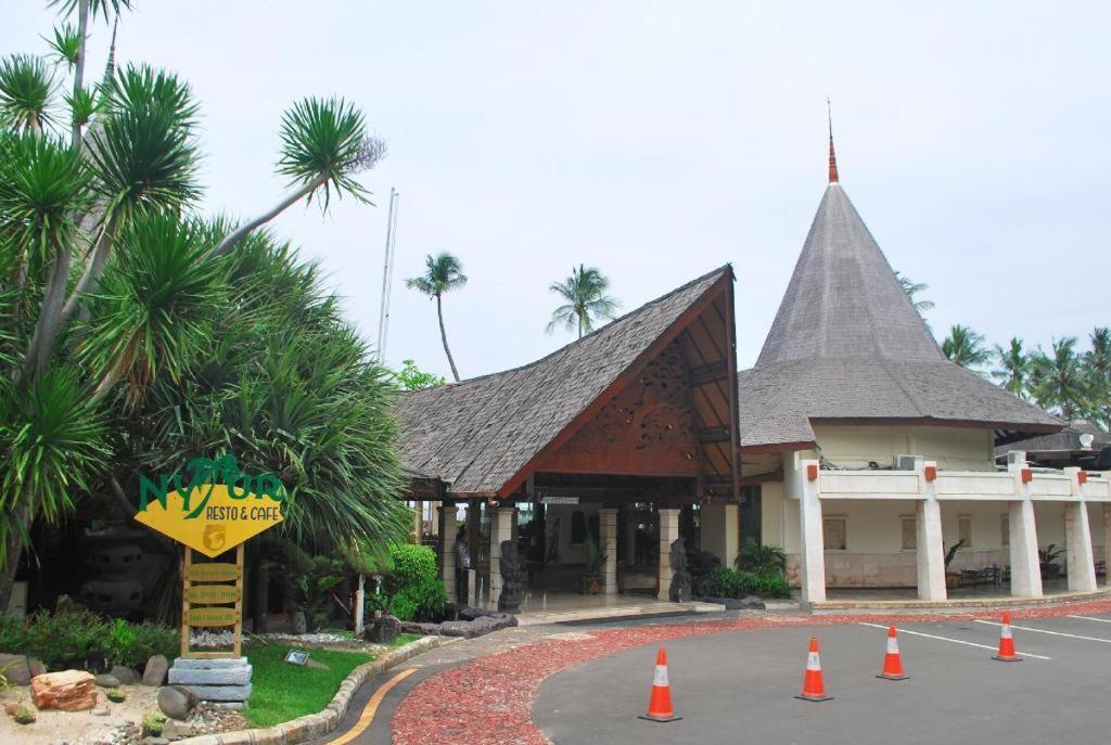 Putri Duyung Ancol Hotel Jakarta Buitenkant foto