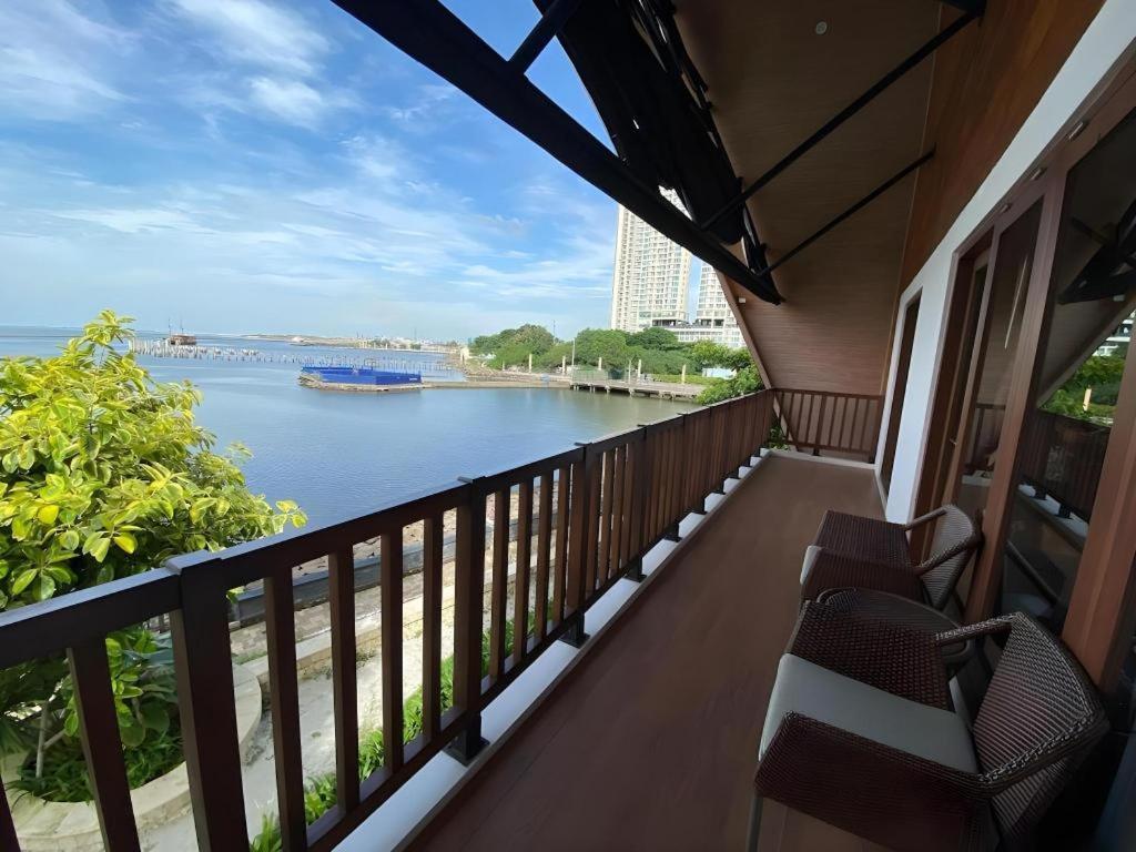 Putri Duyung Ancol Hotel Jakarta Buitenkant foto