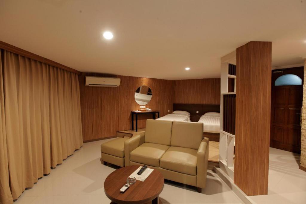 Putri Duyung Ancol Hotel Jakarta Buitenkant foto