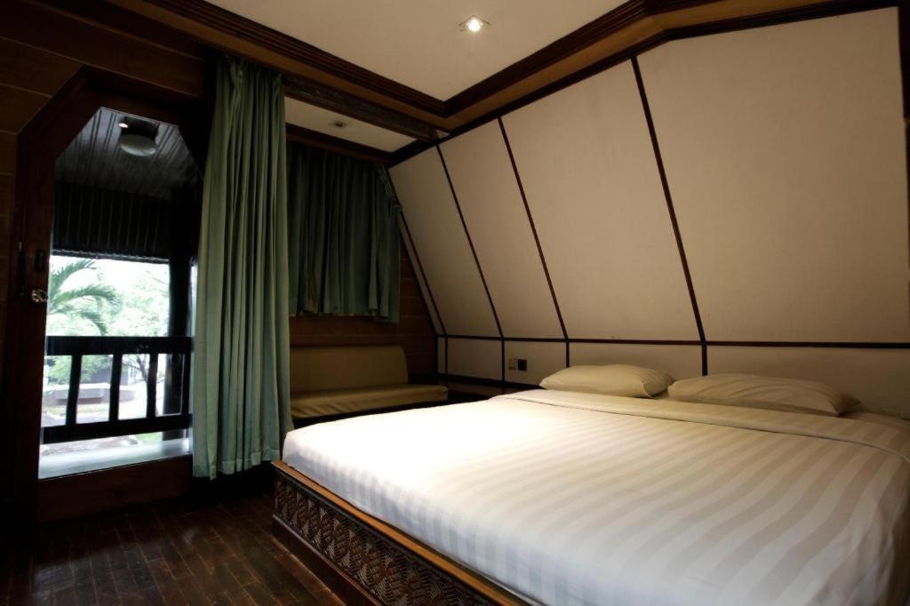 Putri Duyung Ancol Hotel Jakarta Buitenkant foto